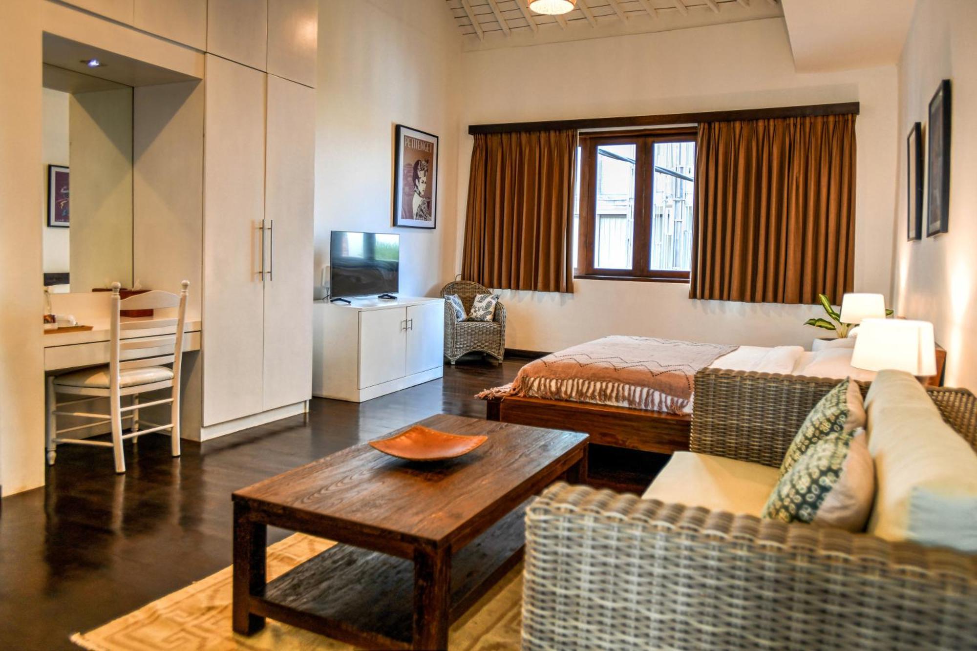 סמיניאק Melo Suites Hotel מראה חיצוני תמונה