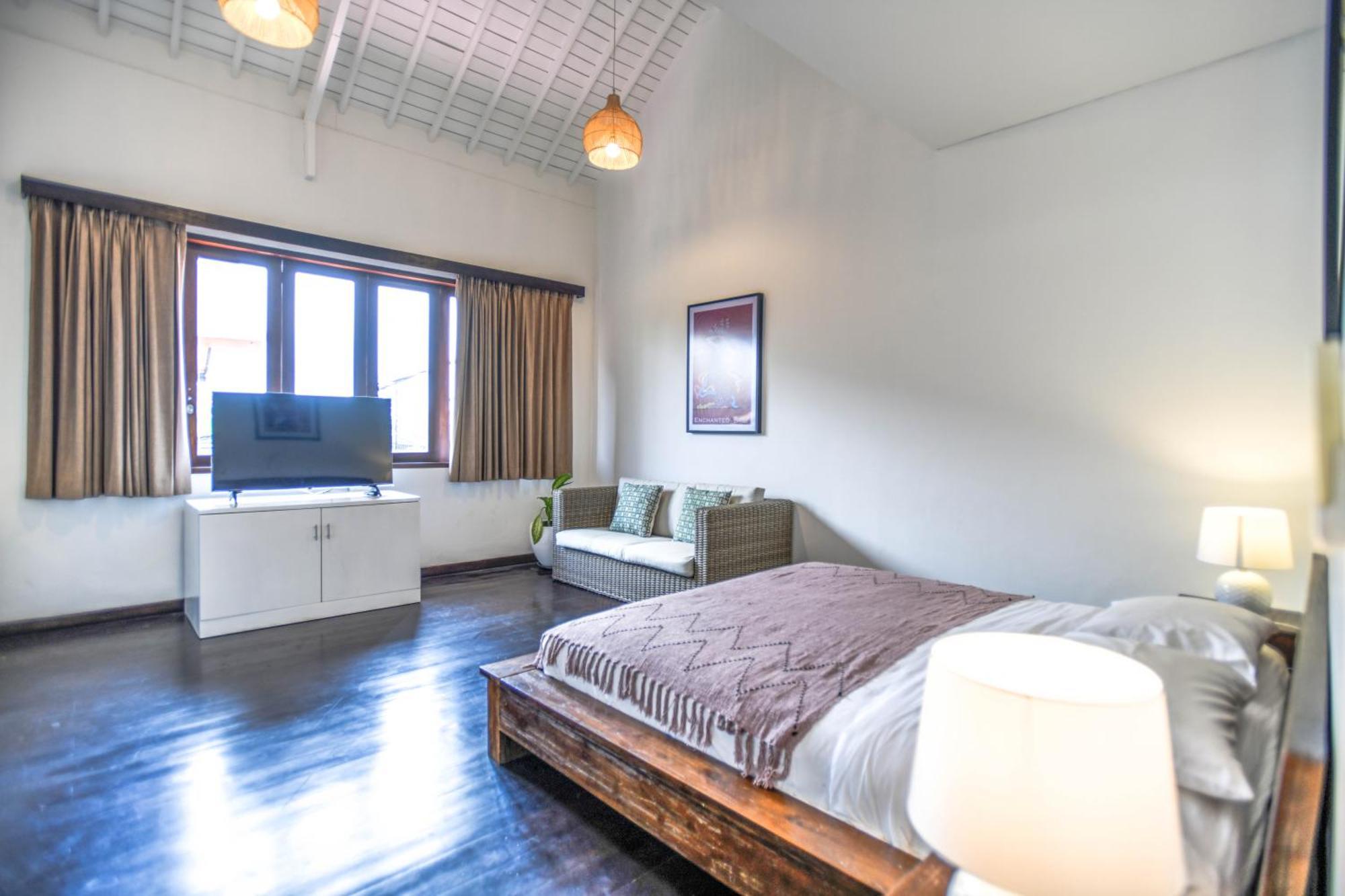 סמיניאק Melo Suites Hotel מראה חיצוני תמונה