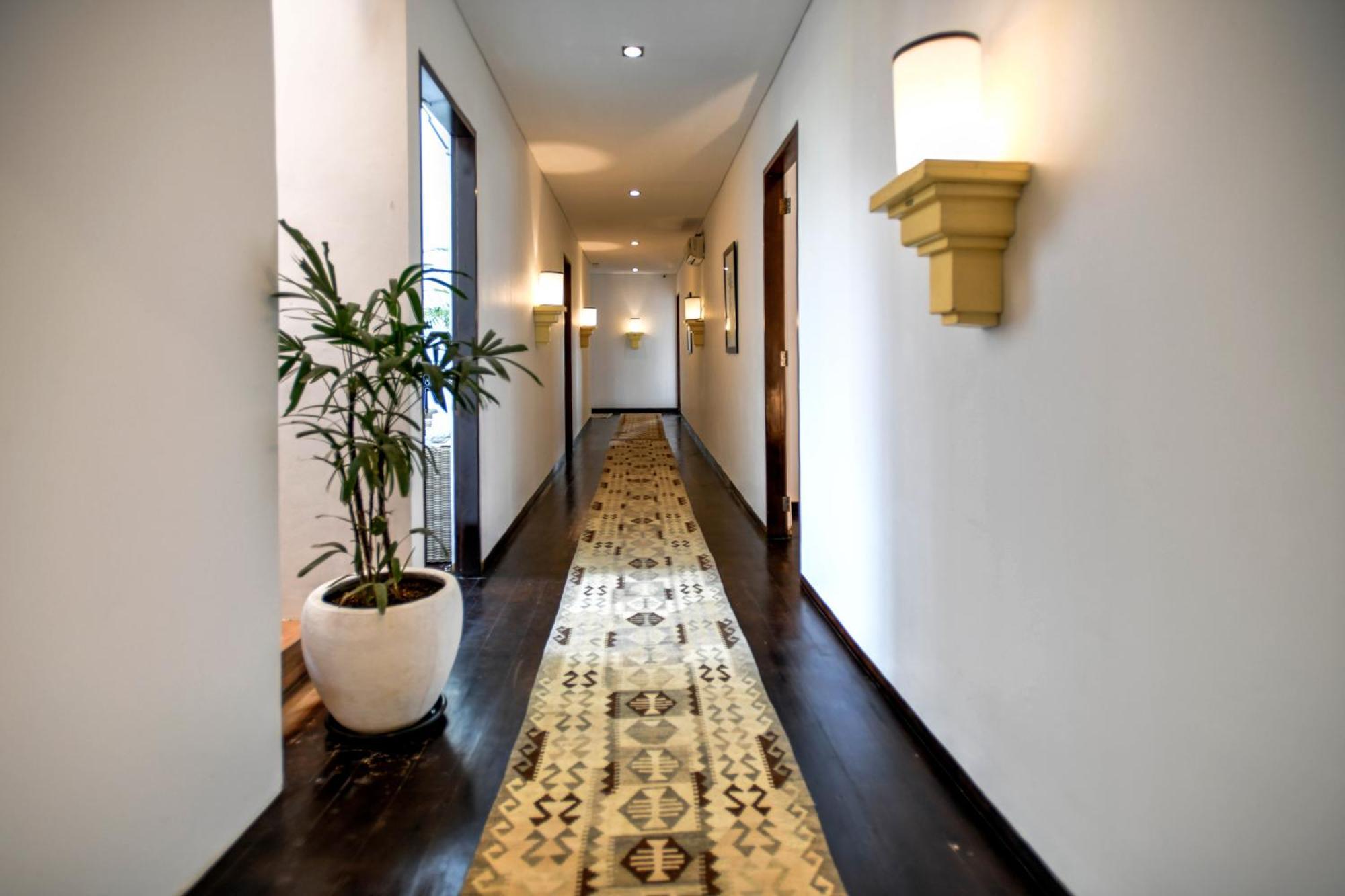סמיניאק Melo Suites Hotel מראה חיצוני תמונה