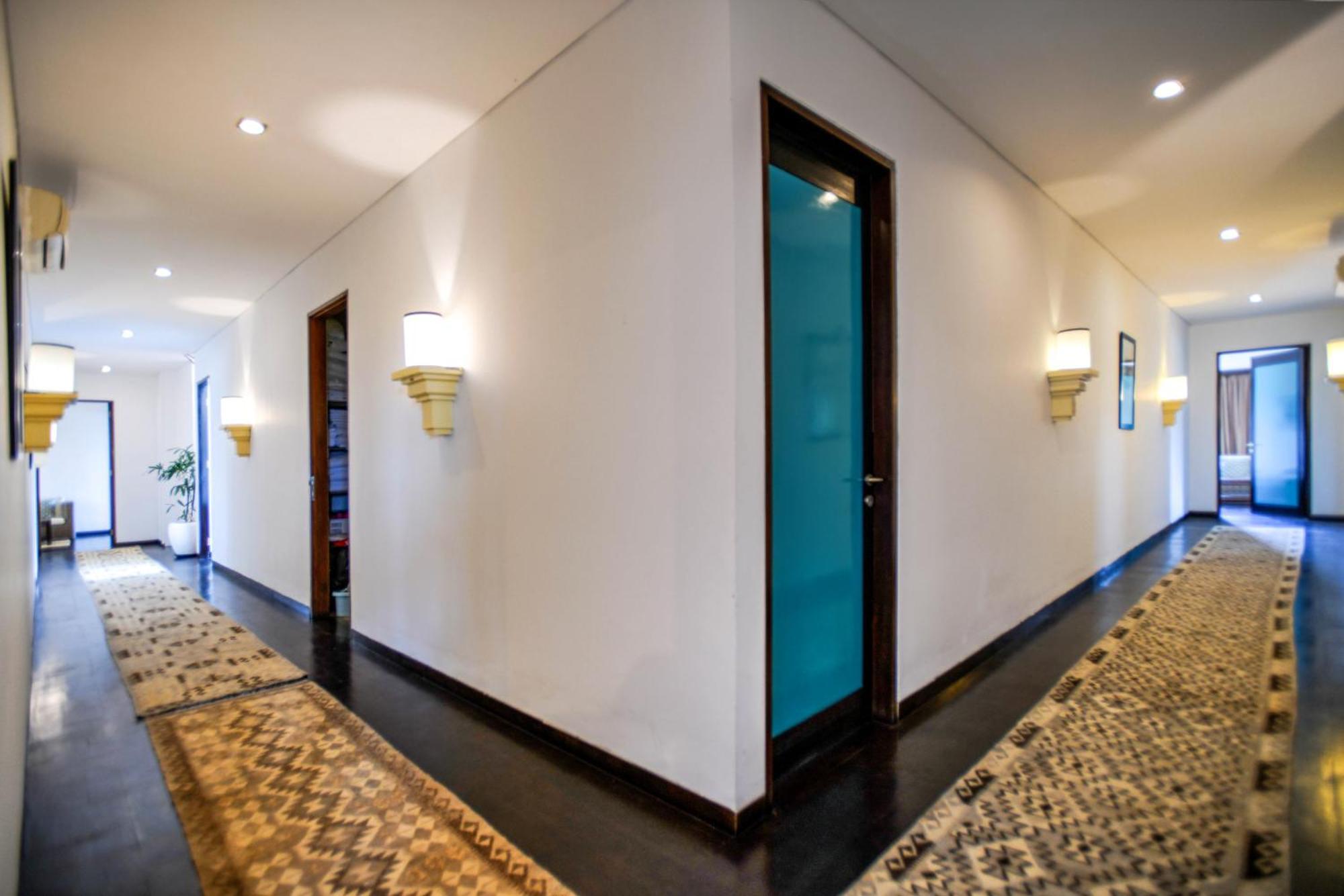 סמיניאק Melo Suites Hotel מראה חיצוני תמונה