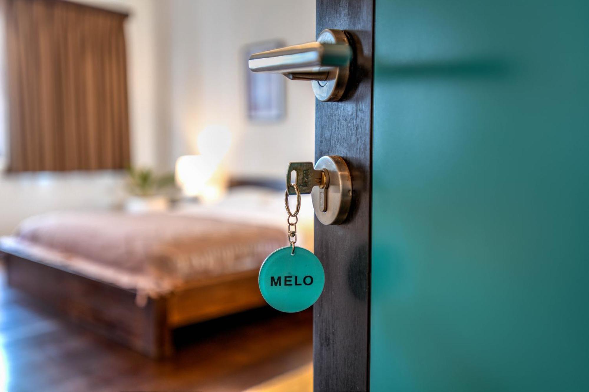 סמיניאק Melo Suites Hotel מראה חיצוני תמונה
